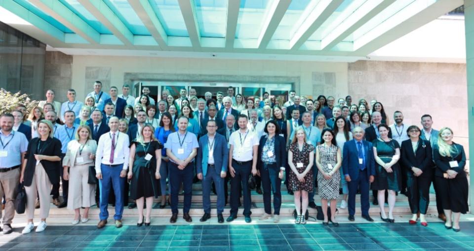 Групна фотографија на учесниците на меѓународната конференција