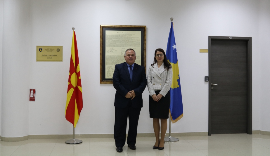 Главниот државен ревизор м-р Максим Ацевски и Главниот ревизор на Косово г-ѓа Влора Спанца