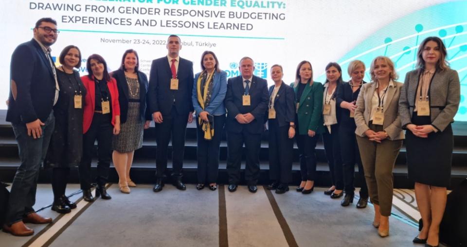 Групна фотографија на делегацијата од конференцијата во Истанбул