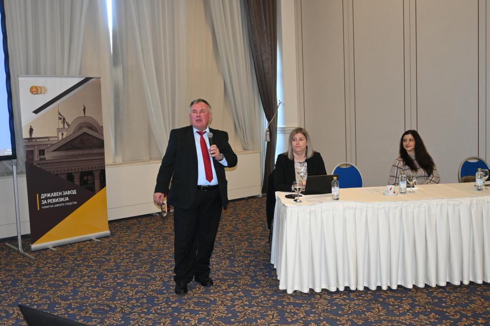Главниот државен ревизор м-р Максим Ацевски со воведно обраќање го отвори настанот