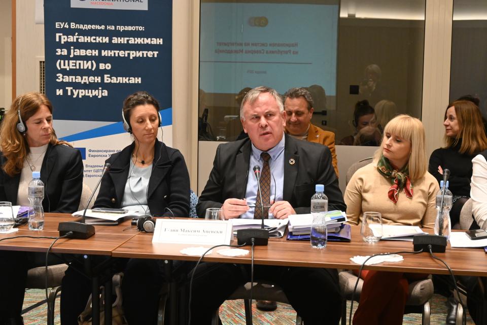 Излагање имаше и Главниот државен ревизор, м-р Максим Ацевски кој пред присутните изрази задоволство што раководи со институција во која работат вработени со висок степен на професионализам